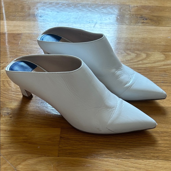Stuart Weitzman Mira leather white pointed-toe mules / size 6.5 - Picture 2 of 8